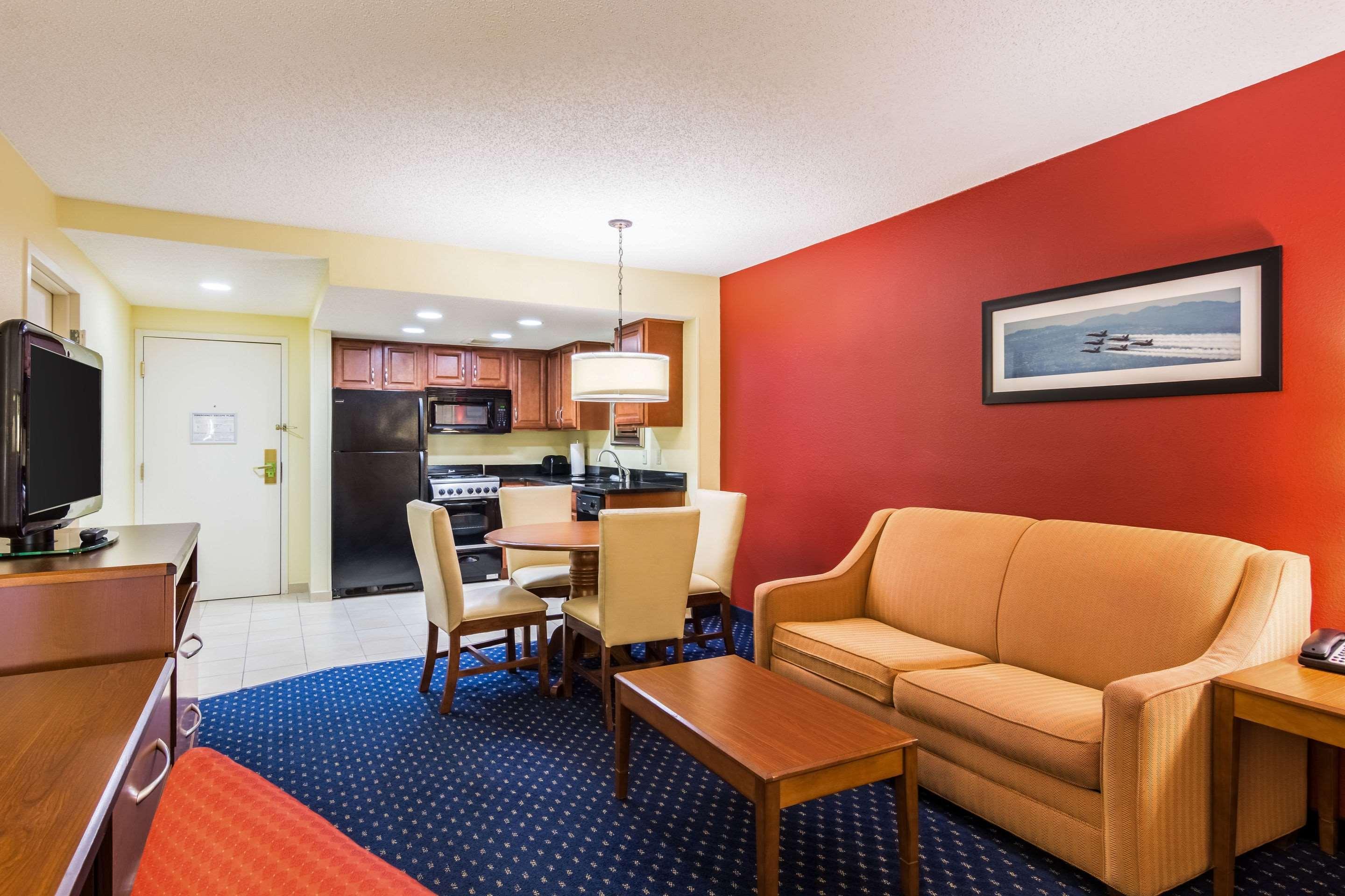 Comfort Inn At Joint Base Andrews Clinton Exterior foto